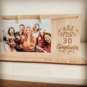 Marco fotos personalizados de madera feliz cumpleaños frontal