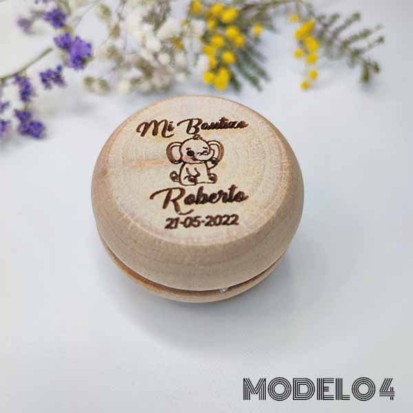 Yoyo para bautizos, comuniones y bodas de madera personalizados modelo 4