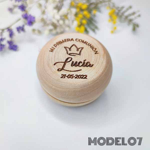 Yoyo para bautizos, comuniones y bodas de madera personalizados modelo 7